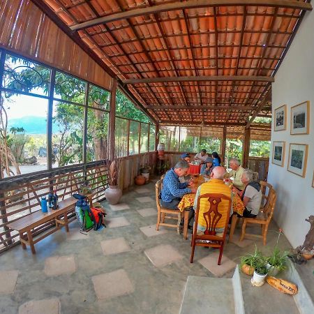 Donana Hostel De Guine Guine de Baixo Bagian luar foto