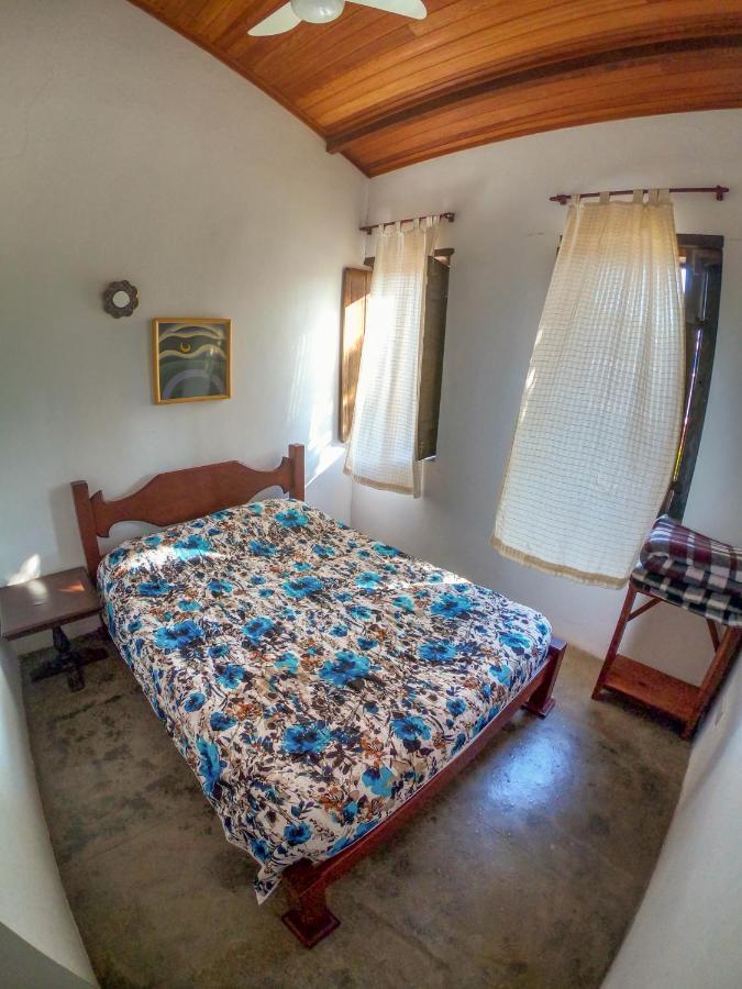 Donana Hostel De Guine Guine de Baixo Bagian luar foto
